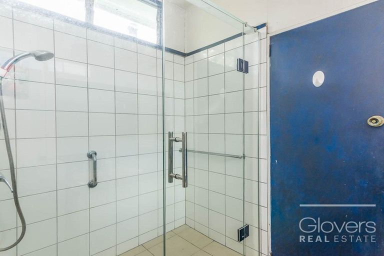 Photo of property in 94 Otitori Bay Road, Titirangi, Auckland, 0604