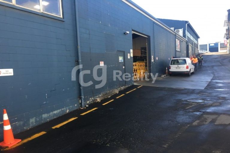 Photo of property in 25a Great South Road, Papakura, 2110