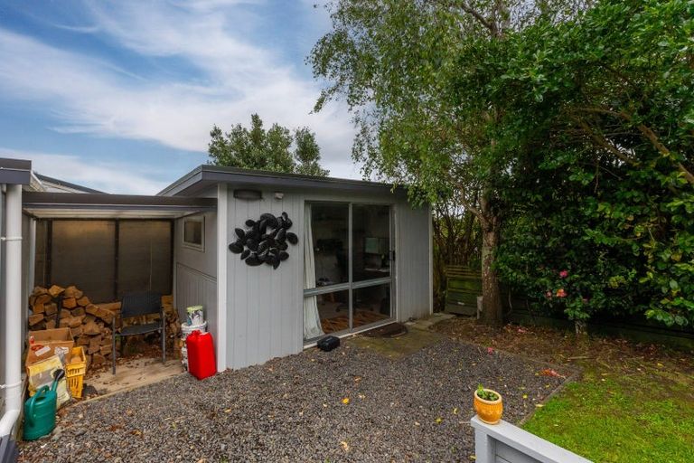 Photo of property in 17a Matenga Street, Waikanae, 5036