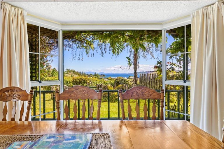 Photo of property in 10 Te Hepera Street, Waipahihi, Taupo, 3330