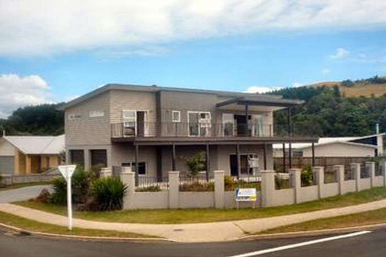 Photo of property in 2 Dotterel Place, Whitianga, 3510