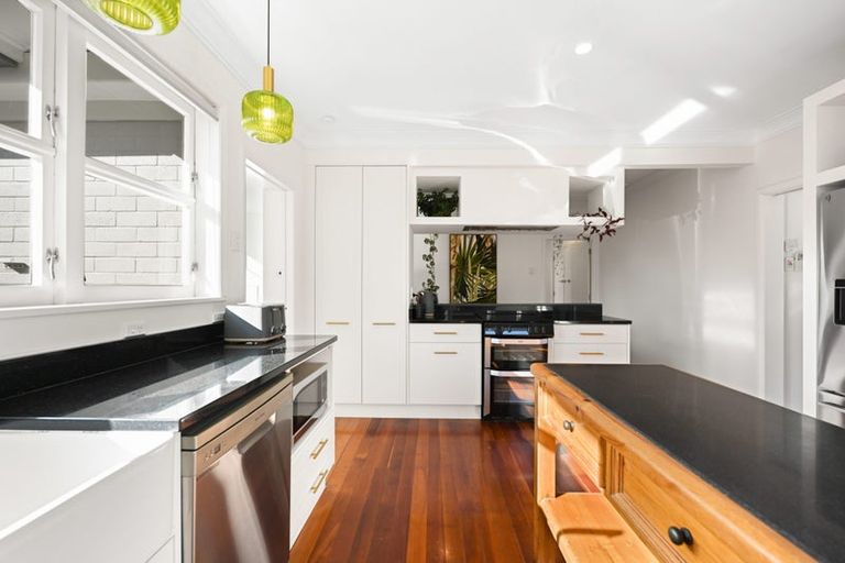 Photo of property in 168 Victoria Street, Cambridge, 3434
