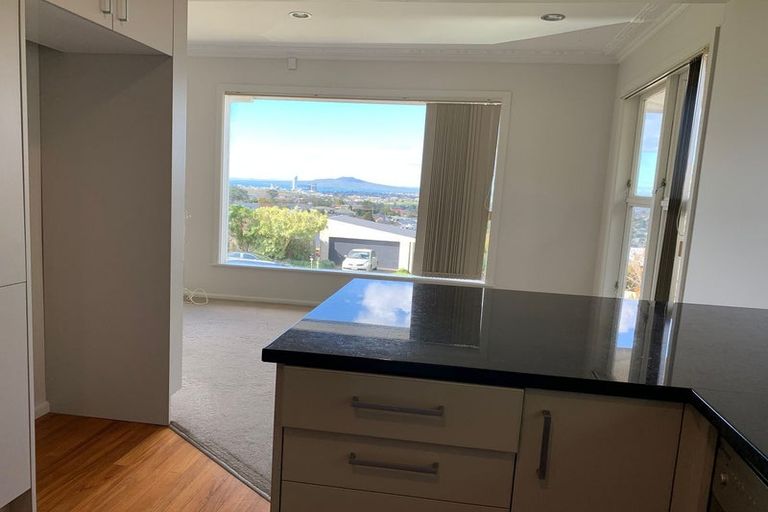 Photo of property in 8 Speedy Crescent, Hillcrest, Auckland, 0627