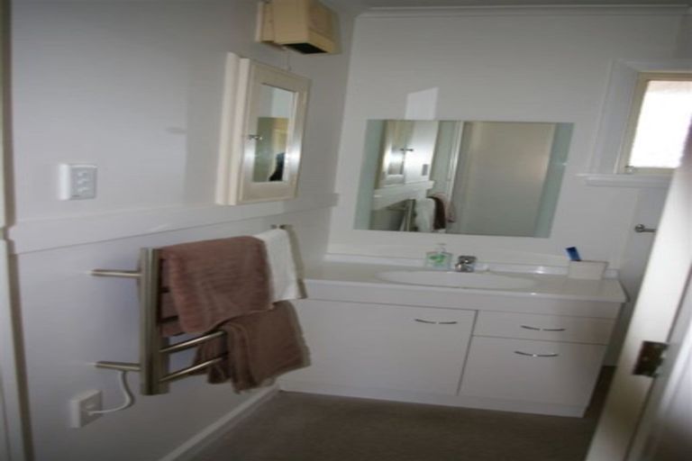 Photo of property in 2 Holliss Avenue, Cashmere, Christchurch, 8022