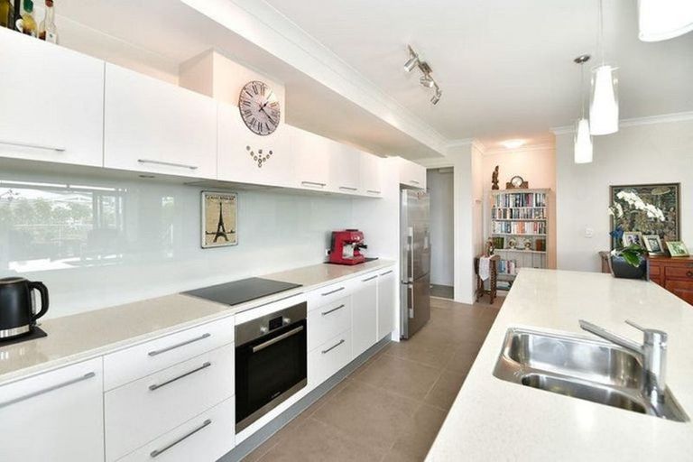 Photo of property in 37 Landmark Terrace, Orewa, 0931