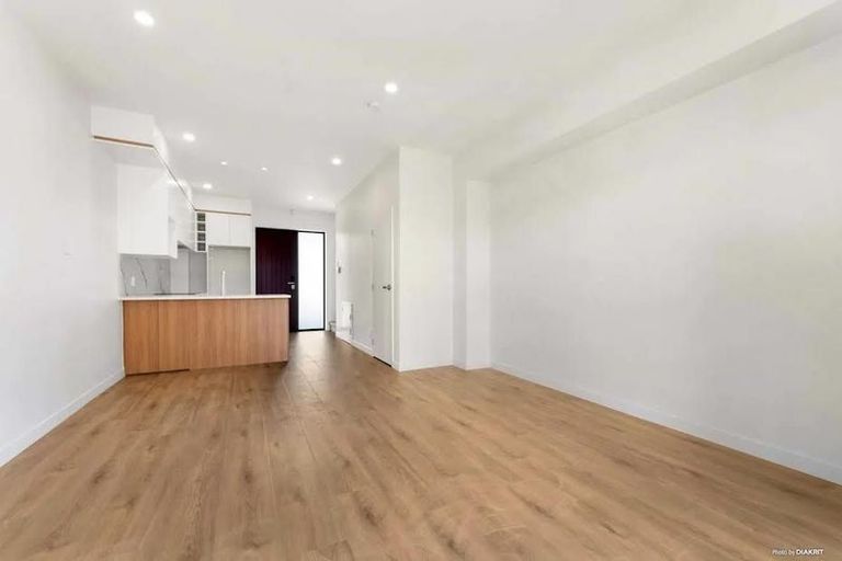 Photo of property in 12c Shamrock Lane, Te Atatu Peninsula, Auckland, 0610