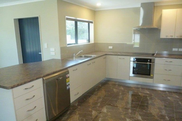 Photo of property in 379 Waihi Road, Normanby, Hawera, 4614