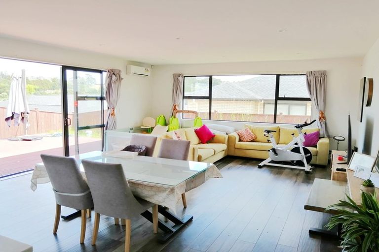 Photo of property in 5 Tararua Street, Massey, Auckland, 0614