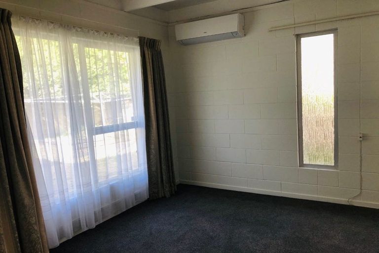 Photo of property in 8 Longwood Place, Forrest Hill, Auckland, 0620