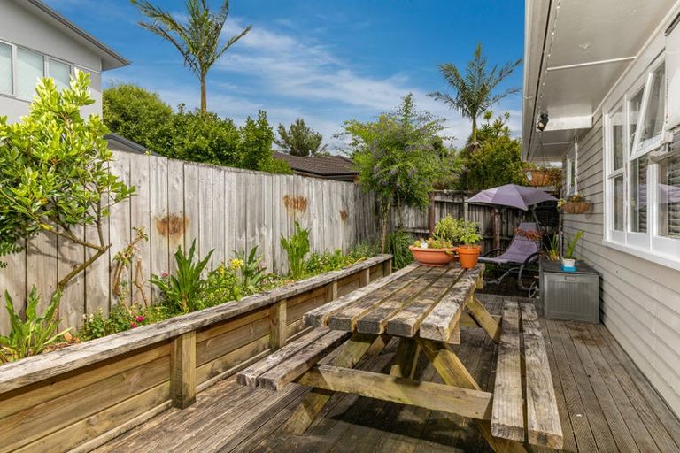 Photo of property in 13b Humphrey Kemp Avenue, Henderson, Auckland, 0612