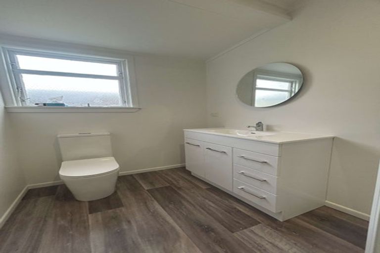 Photo of property in 50 Pahiatua Street, Hokowhitu, Palmerston North, 4410