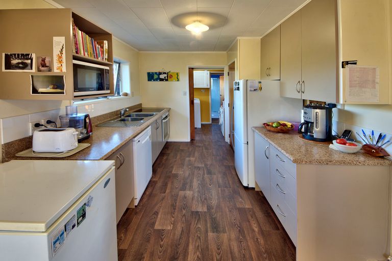 Photo of property in 2 Libra Street, Glen Eden, Auckland, 0602