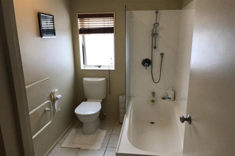 Photo of property in 11 Magic Way, Randwick Park, Auckland, 2105