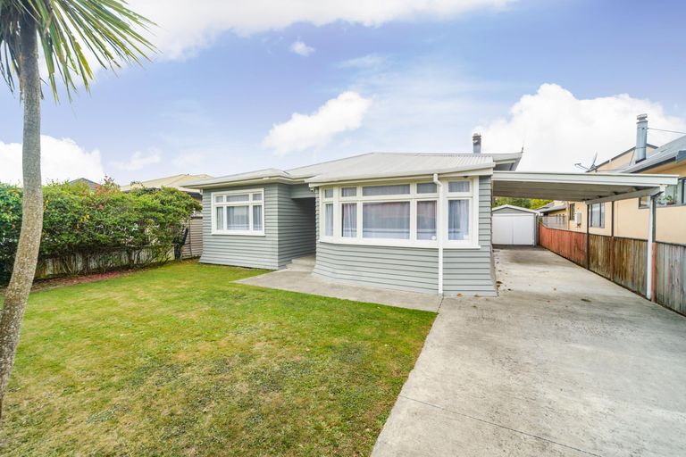 Photo of property in 24 Kauri Street, Roslyn, Palmerston North, 4414