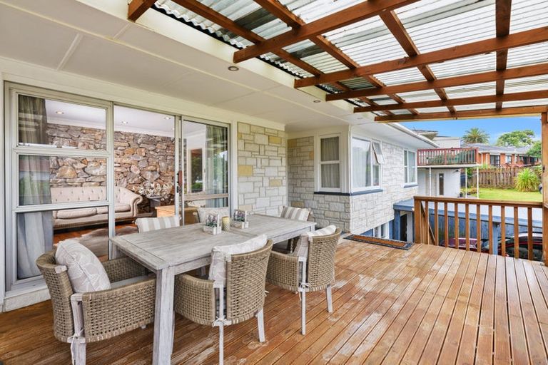 Photo of property in 44 Kohekohe Street, New Lynn, Auckland, 0600