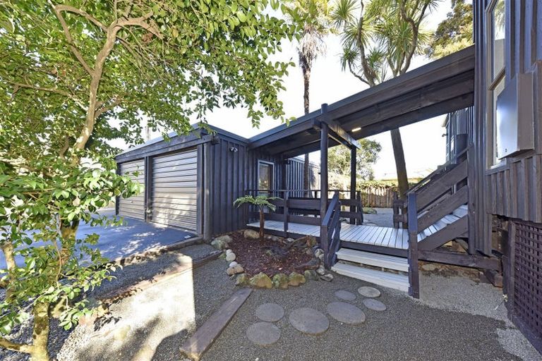 Photo of property in 210 Riverlaw Terrace, Saint Martins, Christchurch, 8022