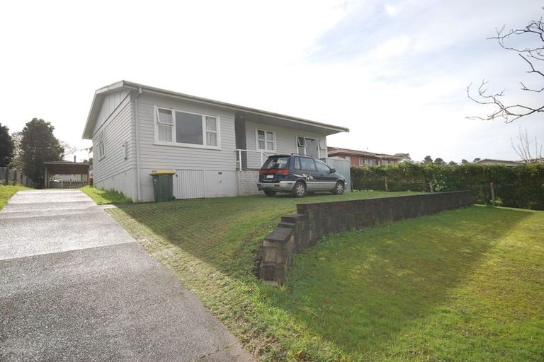 Photo of property in 11 Helleur Road, Massey, Auckland, 0614