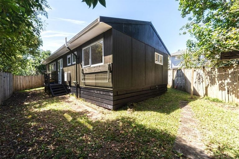 Photo of property in 22a Lyford Crescent, Sunnynook, Auckland, 0620