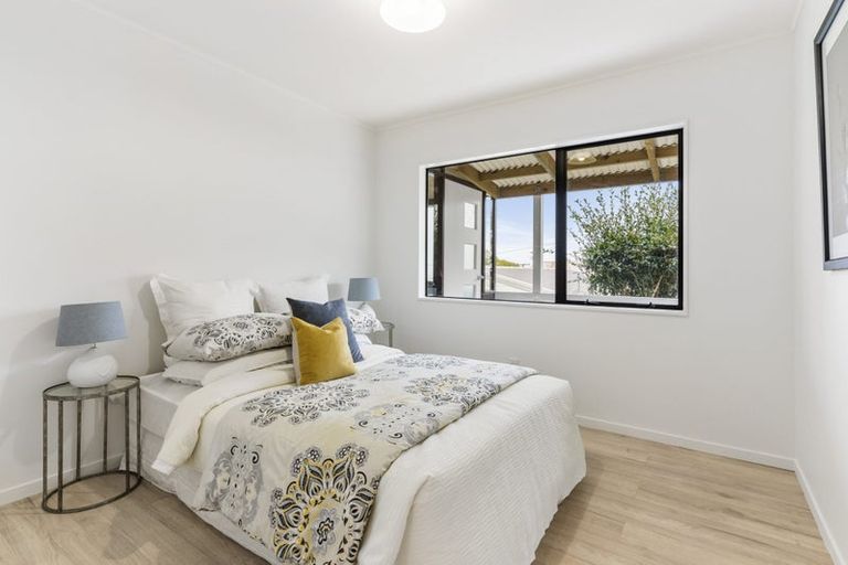 Photo of property in 1/13 Park Road, Glenfield, Auckland, 0629