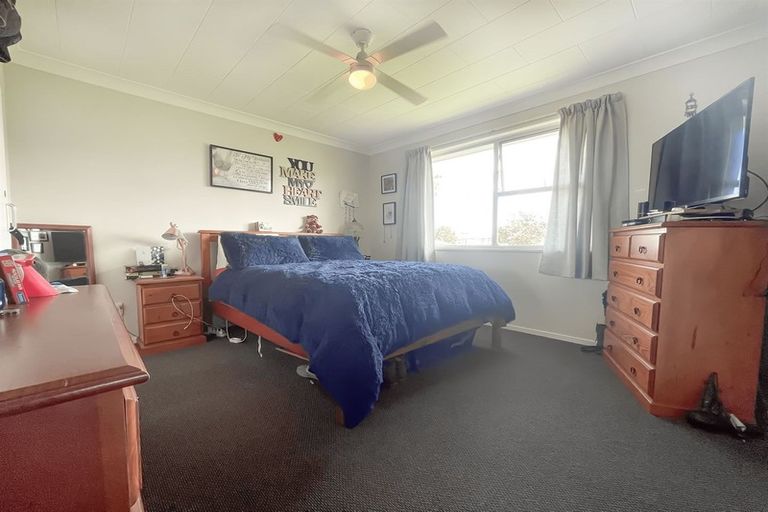 Photo of property in 21 Crampton Place, Manurewa, Auckland, 2102