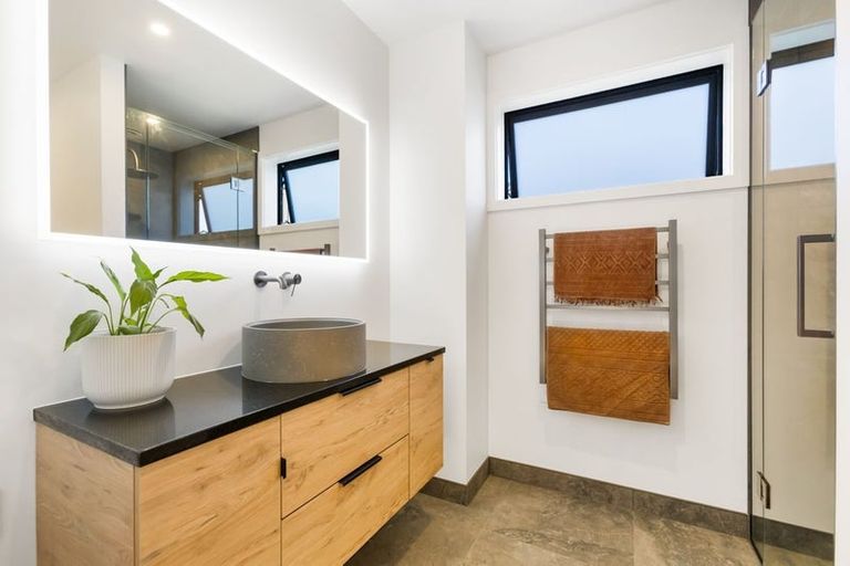 Photo of property in 54 Avalon Station Drive, Wanaka, 9305