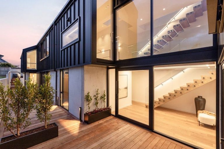 Photo of property in 124b Marine Parade, Mount Maunganui, 3116