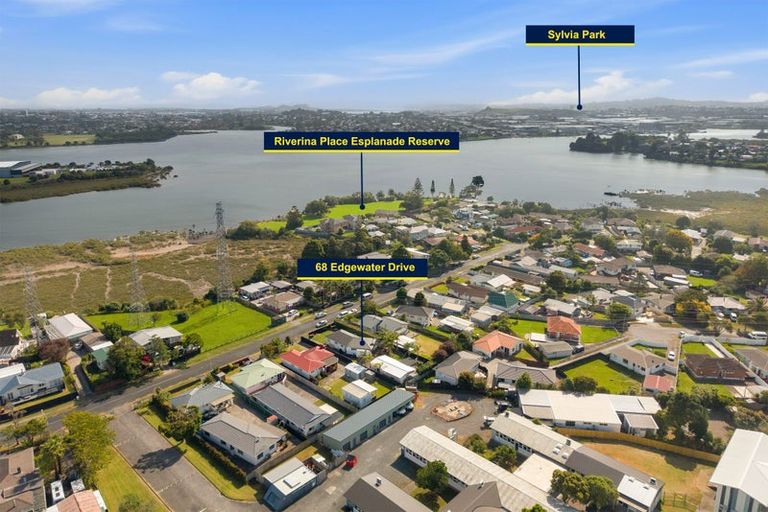 Photo of property in 68 Edgewater Drive, Pakuranga, Auckland, 2010