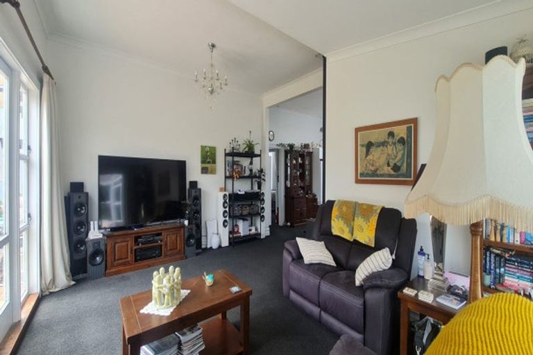 Photo of property in 27 Waitere Street, Marton, 4710