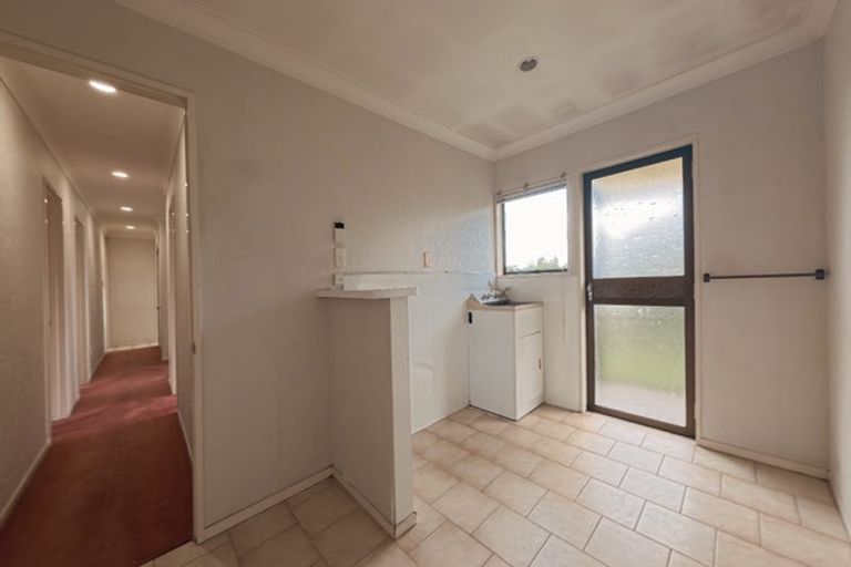 Photo of property in 591 Great South Road, Rosehill, Papakura, 2113