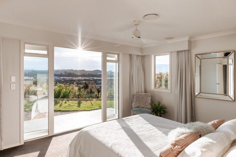 Photo of property in 40 Broadwater Close, Pyes Pa, Tauranga, 3112