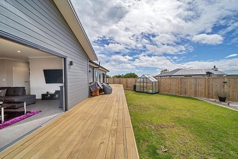 Photo of property in 8 Reremoana Close, Hawera, 4610