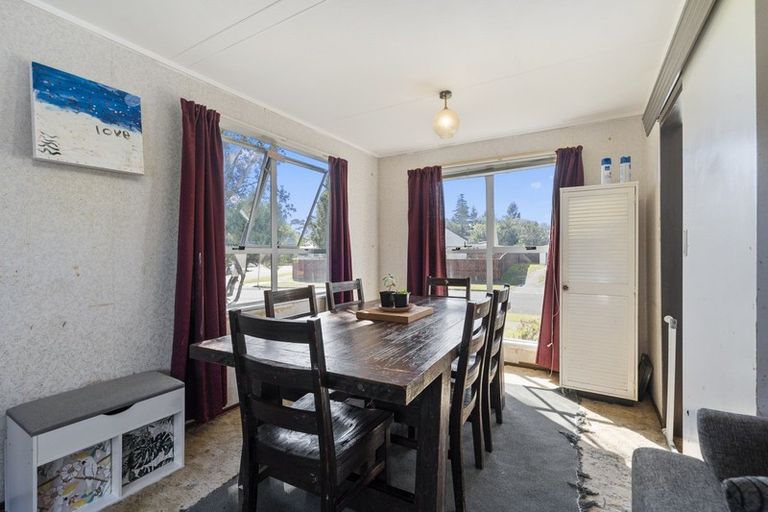 Photo of property in 26 Escort Grove, Awapuni, Palmerston North, 4412