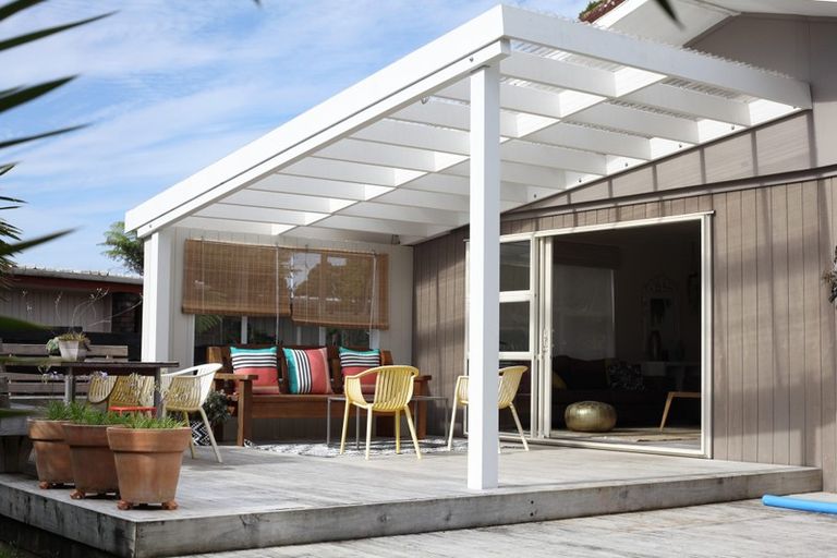 Photo of property in 95 Konini Road, Titirangi, Auckland, 0604