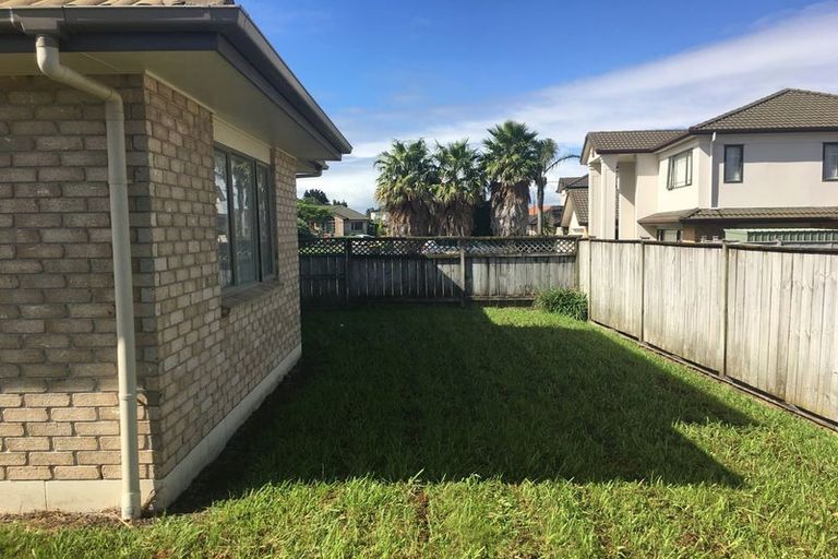 Photo of property in 31 Heyington Way, East Tamaki Heights, Auckland, 2016
