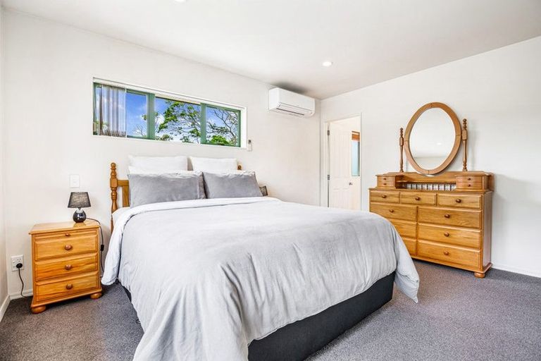 Photo of property in 23 San Vito Place, Henderson, Auckland, 0612