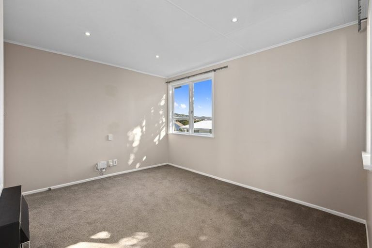 Photo of property in 17 Moult Street, Titahi Bay, Porirua, 5022