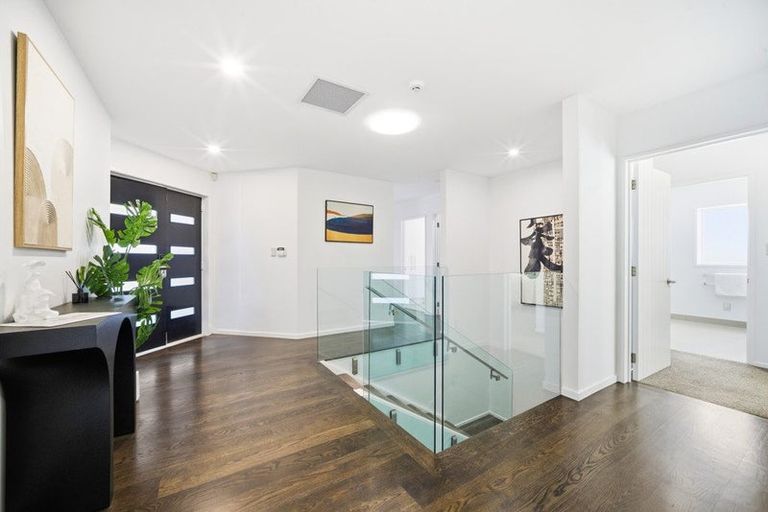Photo of property in 14 Landing Drive, Albany, Auckland, 0632