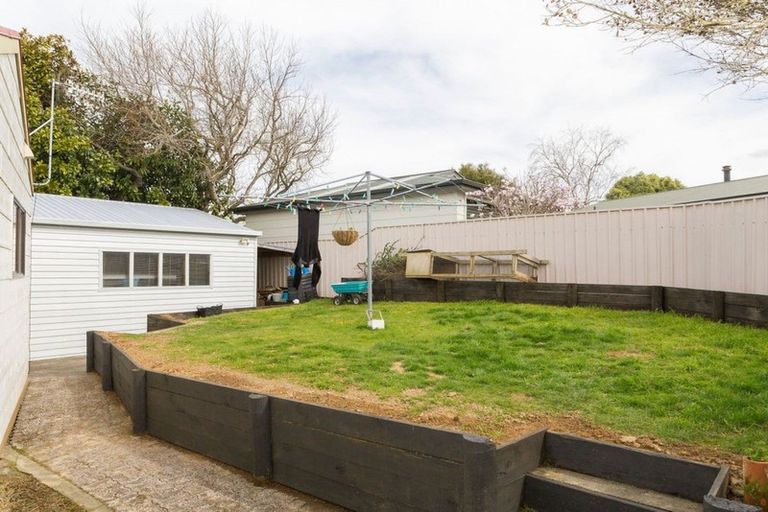 Photo of property in 13 Maclaurin Street, Dannevirke, 4930