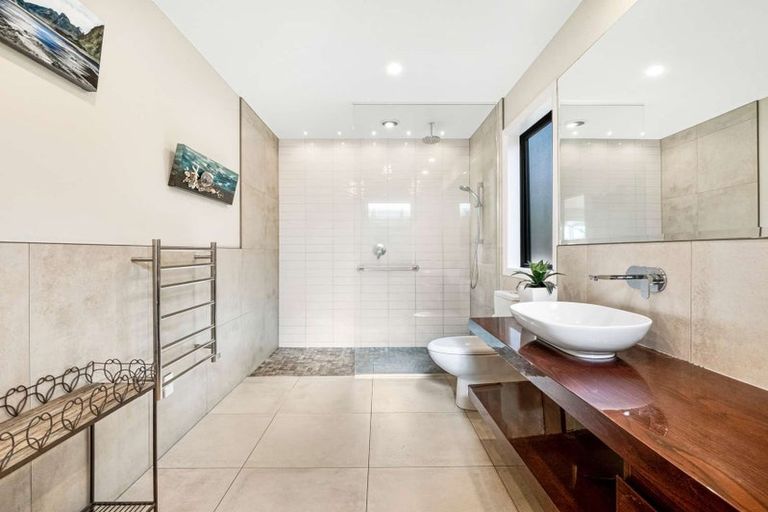 Photo of property in 70 Palm Springs Boulevard, Papamoa Beach, Papamoa, 3118