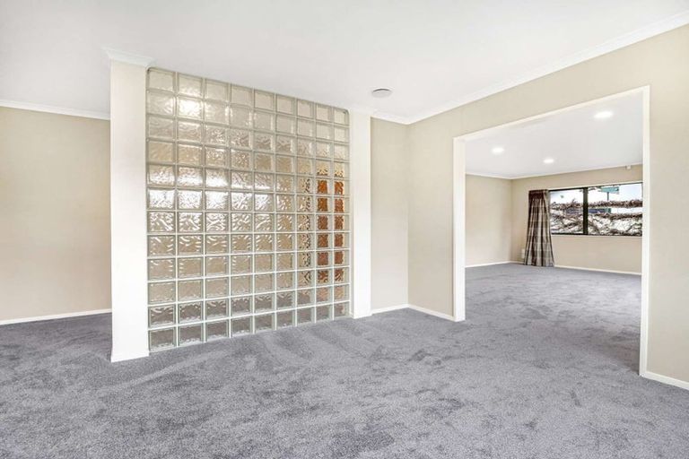 Photo of property in 24 Caulfield Place, Pukehangi, Rotorua, 3015