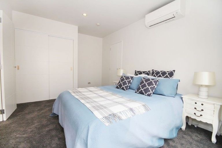 Photo of property in 21 Moller Street, Beach Haven, Auckland, 0626
