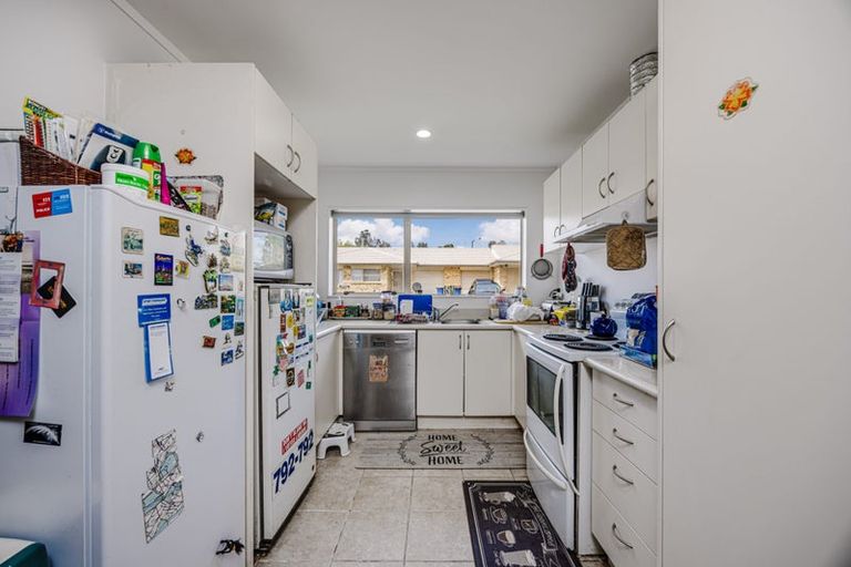 Photo of property in 23 Carlas Way, Ranui, Auckland, 0612