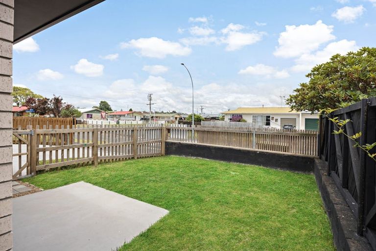 Photo of property in 2u2 Grange Avenue, Nawton, Hamilton, 3200