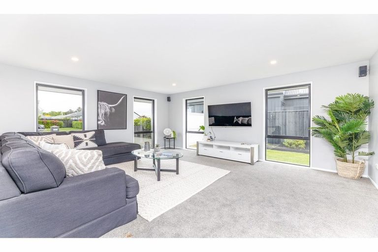 Photo of property in 23 Carpenter Drive, Prebbleton, 7604