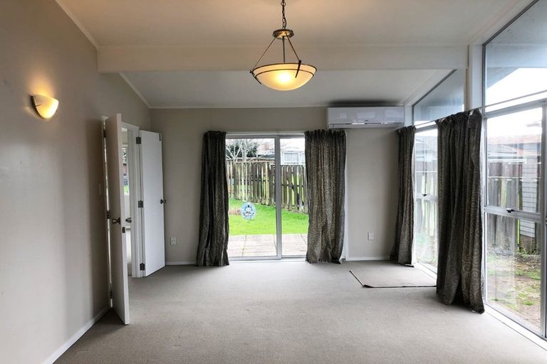 Photo of property in 17 Olena Avenue, Sunnyhills, Auckland, 2010