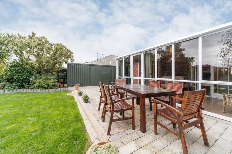 Photo of property in 98 John F Kennedy Drive, Milson, Palmerston North, 4414
