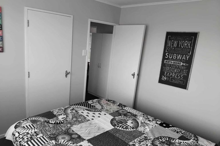 Photo of property in 70a Featherston Street, Takaro, Palmerston North, 4412