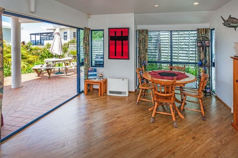 Photo of property in 107 Pacific View Drive, Whangamata, 3620