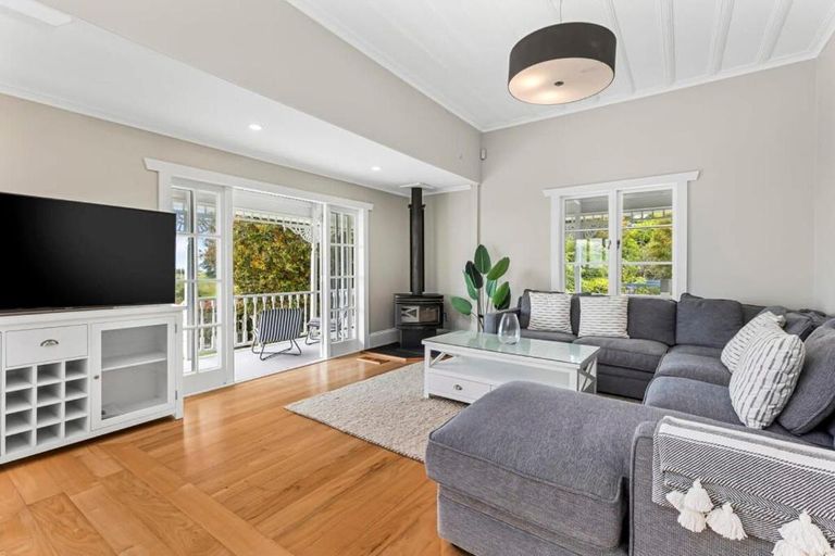 Photo of property in 18 Woodlanding Road, Whitford, 2571