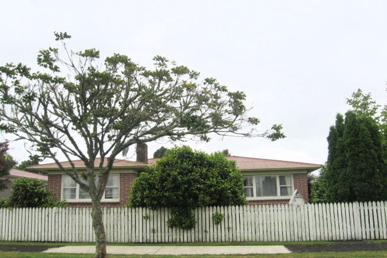 Photo of property in 3 Paterson Avenue, Pukekohe, 2120